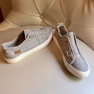 Women’s size 10 Grey Blowfish Malibu shoes